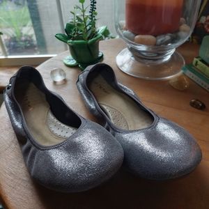 Hush Puppies ballet flats 7.5WW pewter shimmer